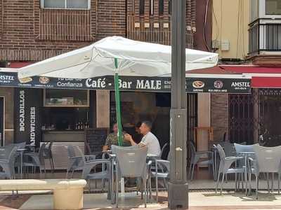 Cafe Bar Male