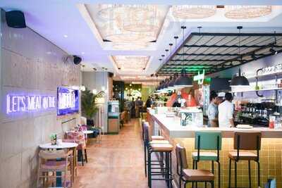 Oassis Natural Cooking - Jardinets De Gràcia