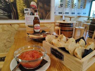 De Fábula Vinoteca Y Jamonería