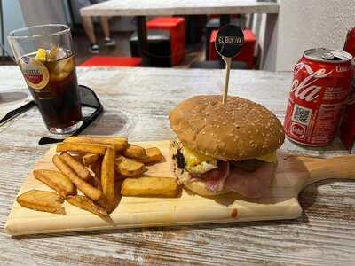 El Bunker Bar-restaurant