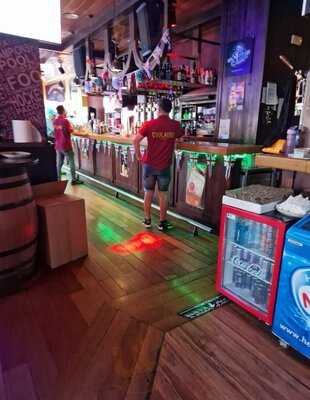 Sports Bar Rose & Crown