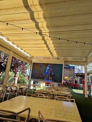 The Old Fox Sports Bar