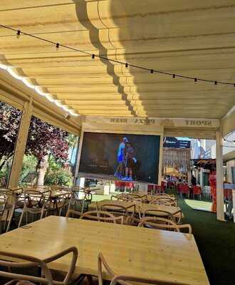 The Old Fox Sports Bar