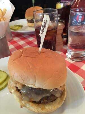 Trece Street Food - Photo 8