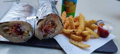 D'snaks Halal Restaurant