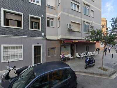 D'snaks Halal Restaurant