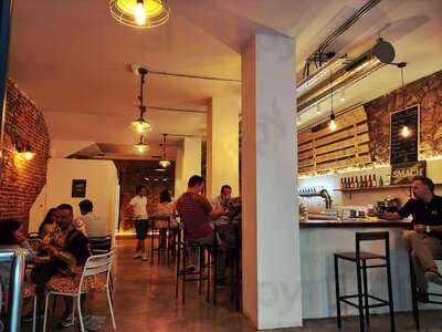 La Fábrica Craft Bar