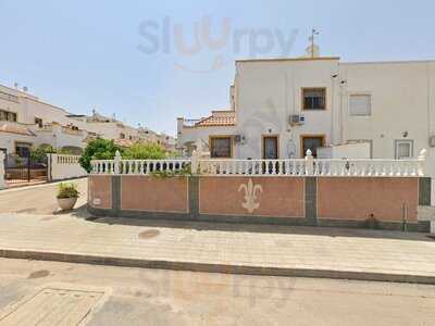 La Cicada Bar & Bistro