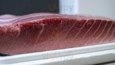 YŪgen Hard Working Sushi