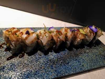 YŪgen Hard Working Sushi