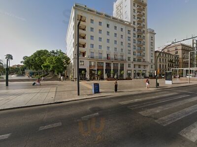 Lolita Skyview Pool & Lounge