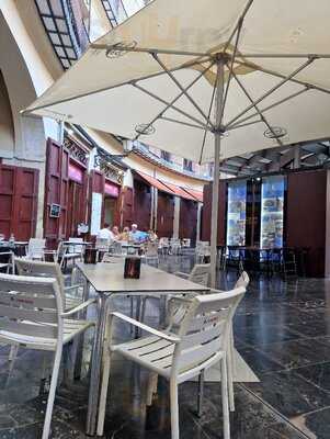 El Lleon Bar - Photo 8