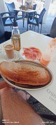 Cafetería Cervecería Puente De Angorrilla