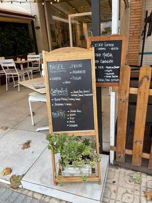 Jacarandá Coffee & Pastry