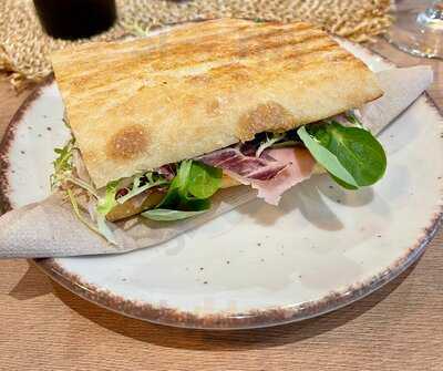 Jacarandá Coffee & Pastry