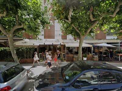 Jacarandá Coffee & Pastry