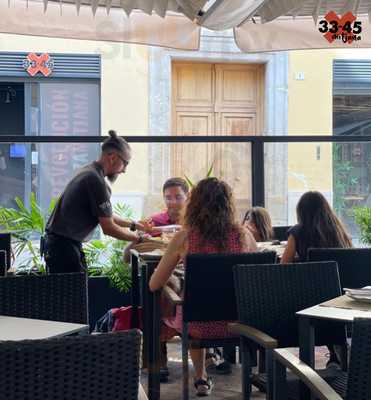 33-45 Mitjana Sound Restaurant