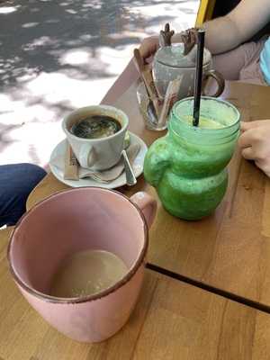 Mimosa Brunch & Cocktails