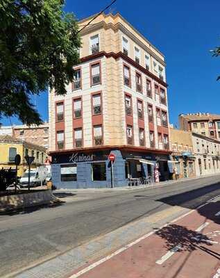 Karinas Cafe & Burger Bar