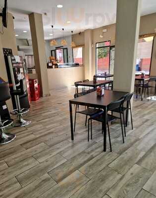 Karinas Cafe & Burger Bar