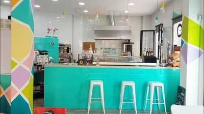 Karinas Cafe & Burger Bar