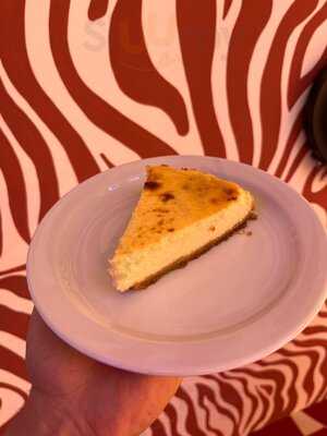 Chicago Style Pizza Ferraz