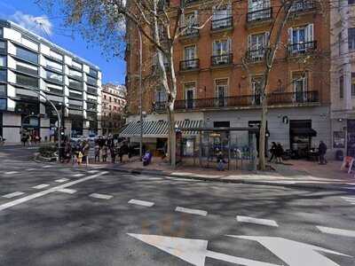 Starbucks Velazquez, 32