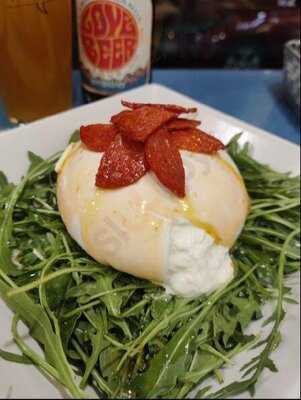 Chicago Style Pizza Maudes