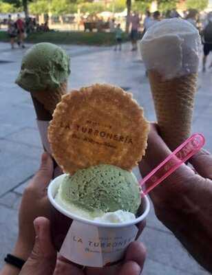 Turronería Primitivo Rovira E Hijos - Photo 7