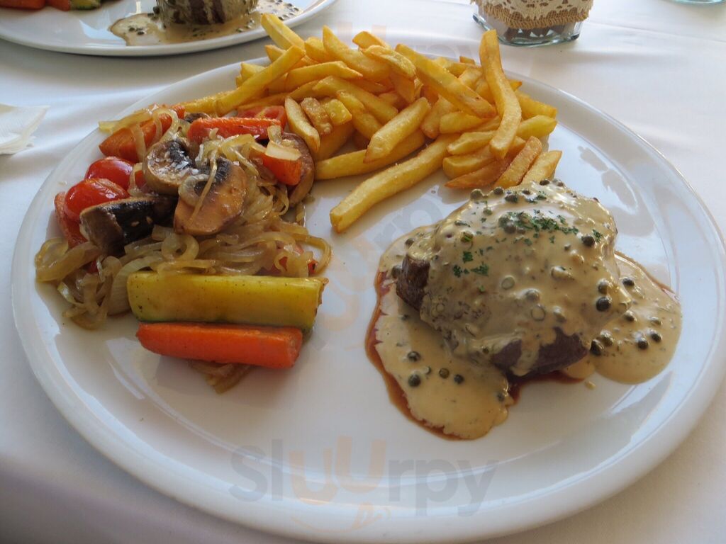 Beach House Restaurant Macdonald Leila