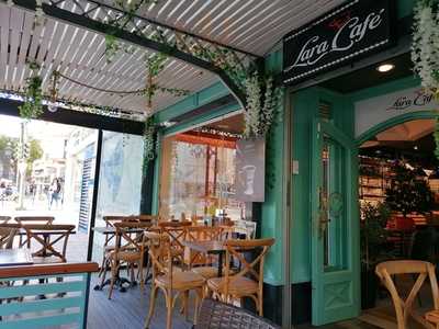 Lara Café