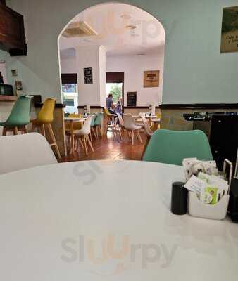 Miabu Cafetería, Bar & Tapas