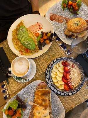 El Palacete Resto & Brunch - Photo 8