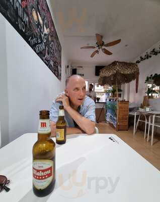 Waikiki Bar Los Boliches.