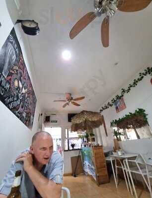 Waikiki Bar Los Boliches.