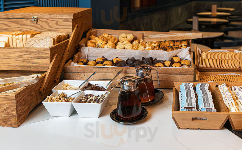 Osadía Nikkei 14 & Sky Bar