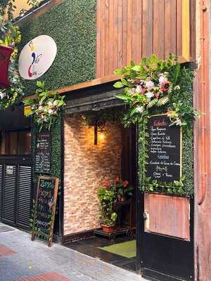 Restaurante Punto Y Coma