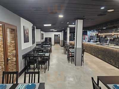 Restaurante Punto Y Coma