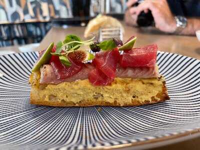 No-vo Med & Sushibar