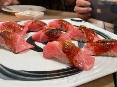 No-vo Med & Sushibar