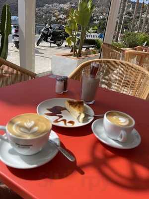 Coche Coche Cycling Café