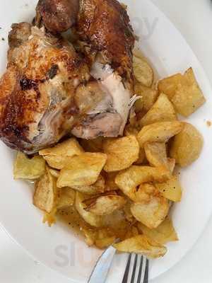 Asador De Pollos Salomon