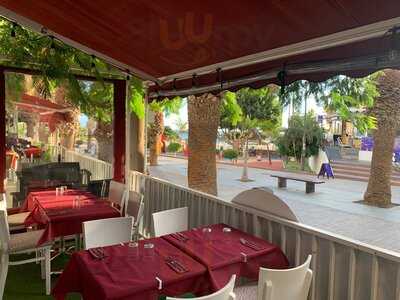 Stuzzico Trattoria Italiana