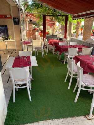 Stuzzico Trattoria Italiana