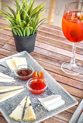 Stuzzico Trattoria Italiana