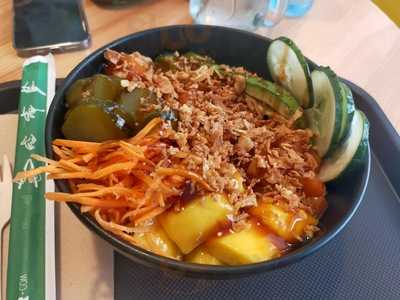 Pampatar Bowl Piñola