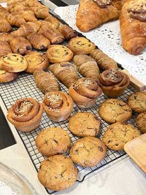 Brava Bakery And Coffee