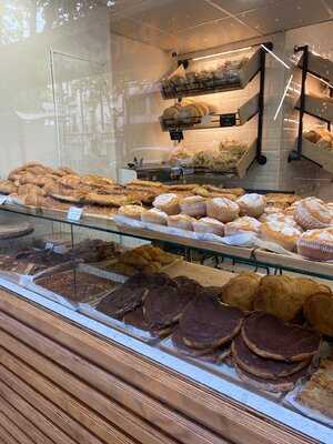 Tres Hileras Bakery