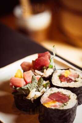 UkiyŌ Raw Bar Y Cositas