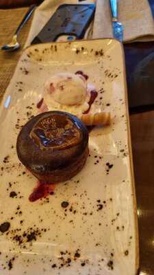 Trobaz Enoteca Gastronómica